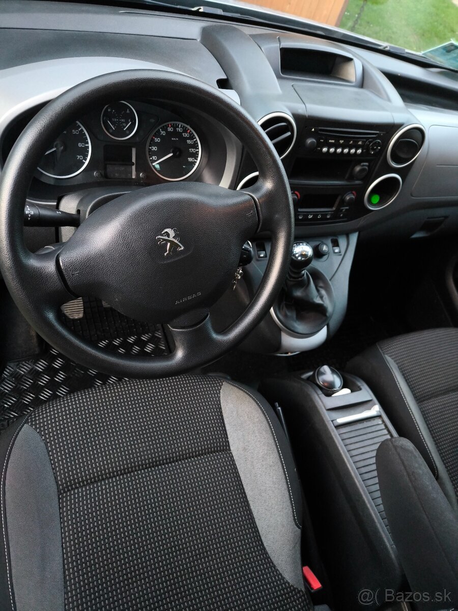 Peugeot 7 miestny - 7