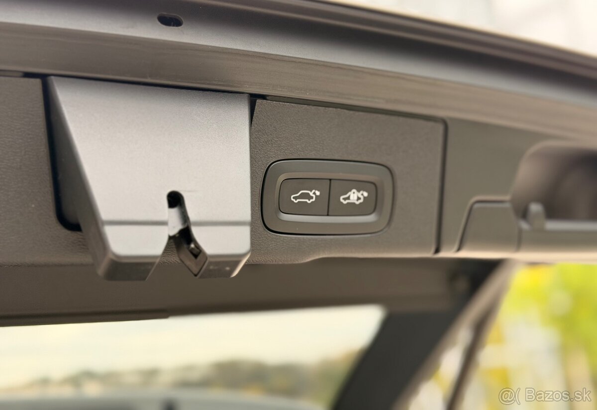 TOP Predaj Volvo XC60 B4(D) ZÁRUKA do 8.3.2028 - 7