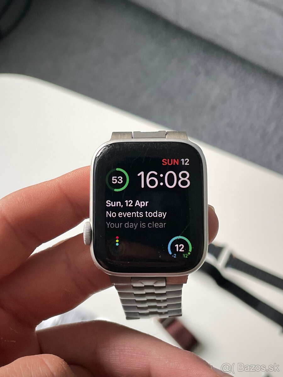 Apple watch SE 44mm 2020 + náramky - 7