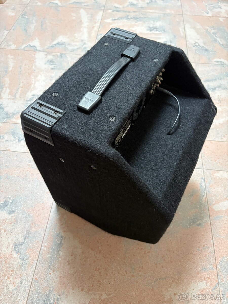 Basové kombo Behringer Ultrabass BX1200 - 7