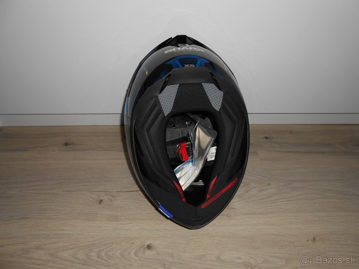 Predam krasnu novu moto prilbu znacky SHARK SPARTAN GT REPLI - 7