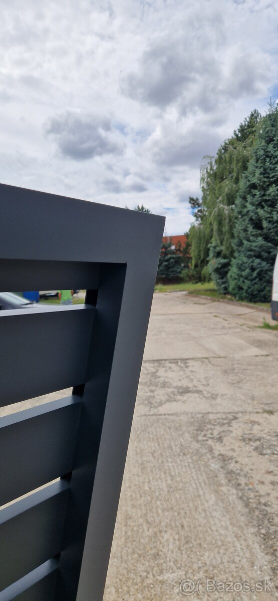 Samonosná hliníková brána - 7