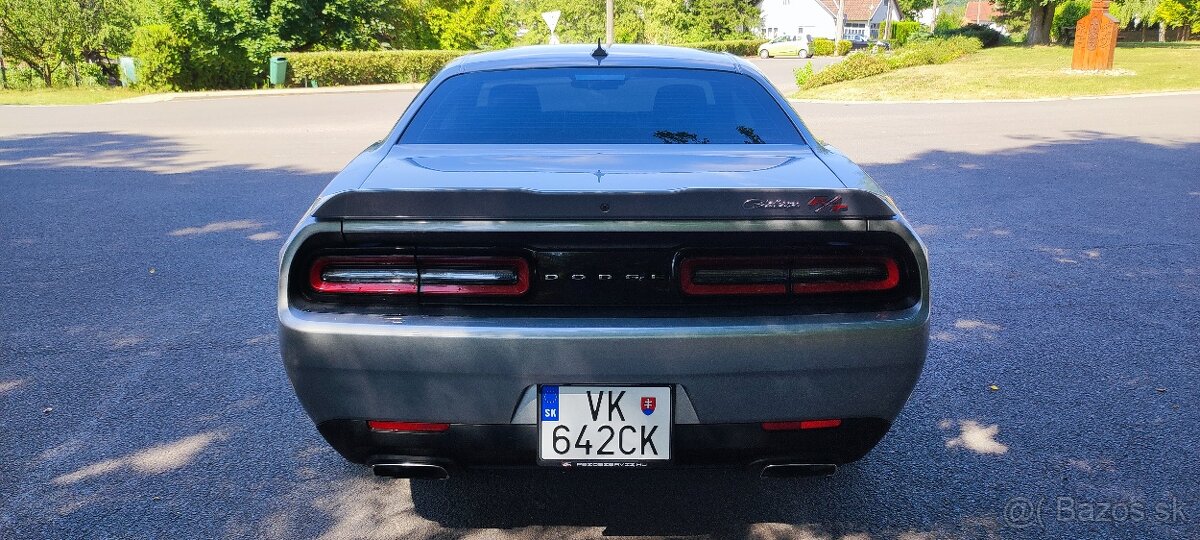Dodge Challenger R/T manuál - 7