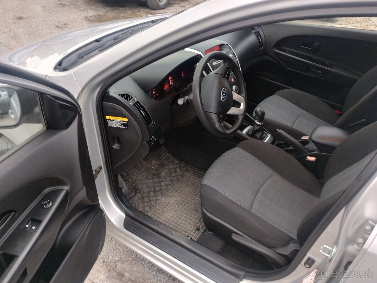 Kia Cee´d 1.4 CVVT L - 7