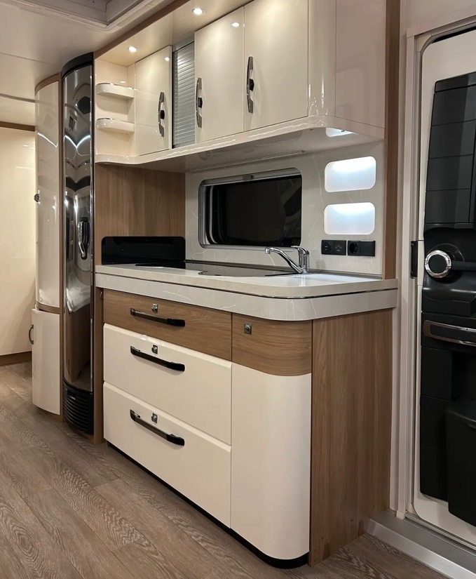 Karavan Hobby Excellent 650 2021 - 7