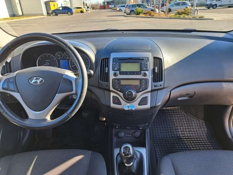 Hyundai i30 1.4i 80kW benzín - 7