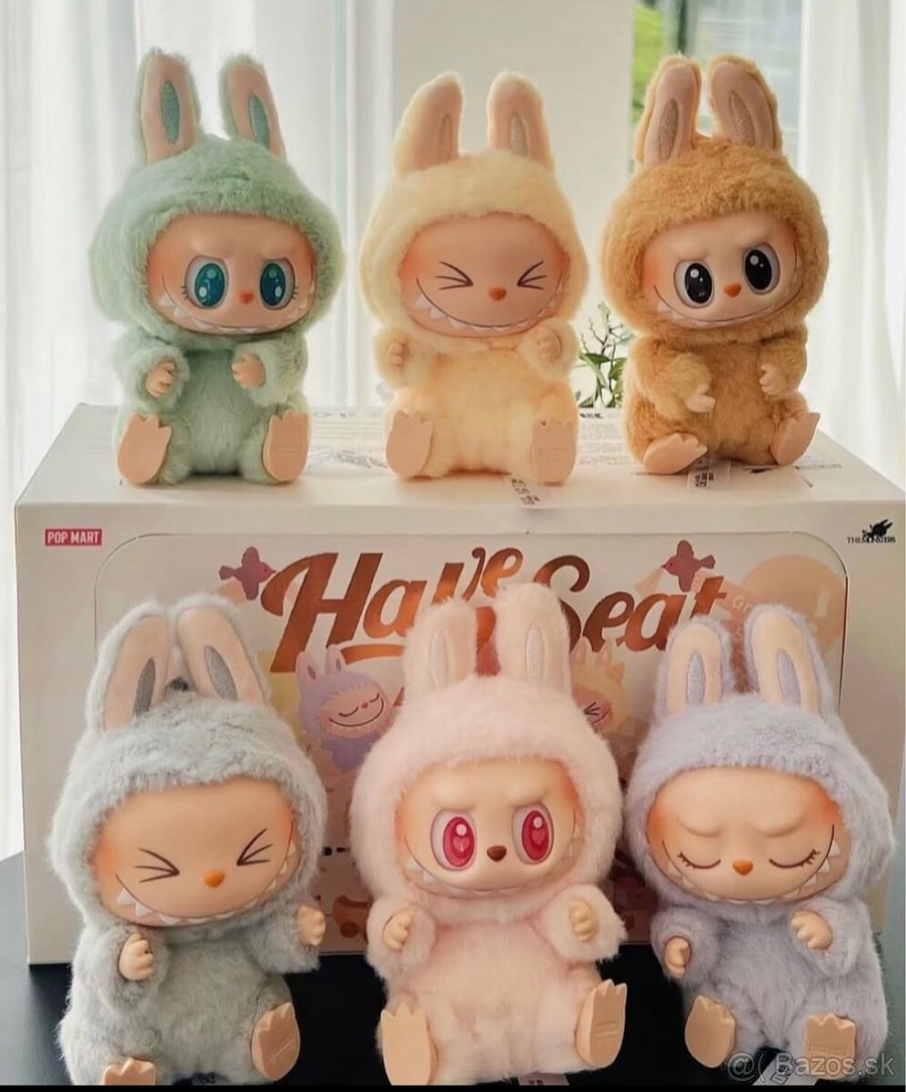 Labubu Have a Seat zlatá farba - 7