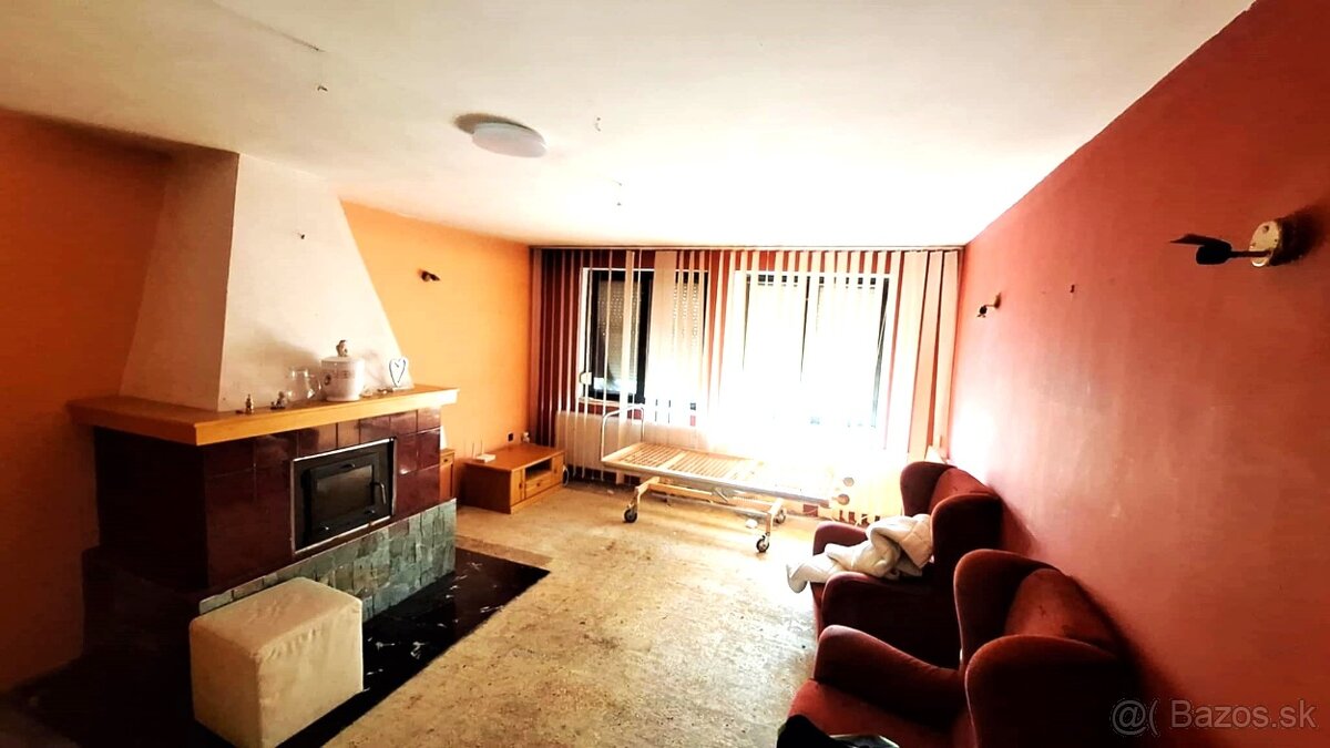 PREDAJ-4 izbový poschodový rodinný dom s garážou v Nesvadoch - 7