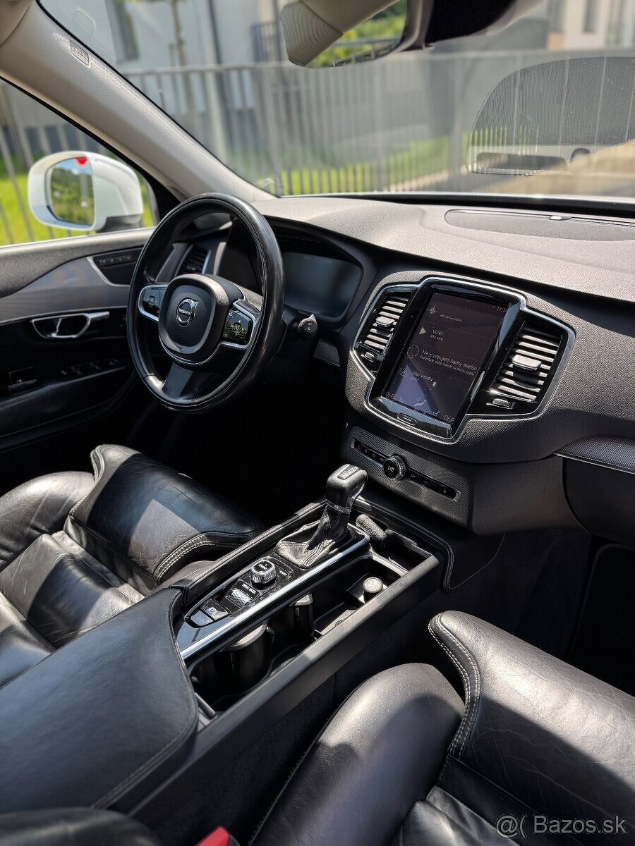 Volvo XC90 2.0 235 kW •Benzín• Automat - 7