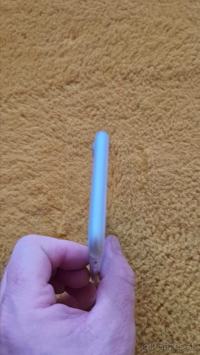 Iphone 7 strieborný - 7