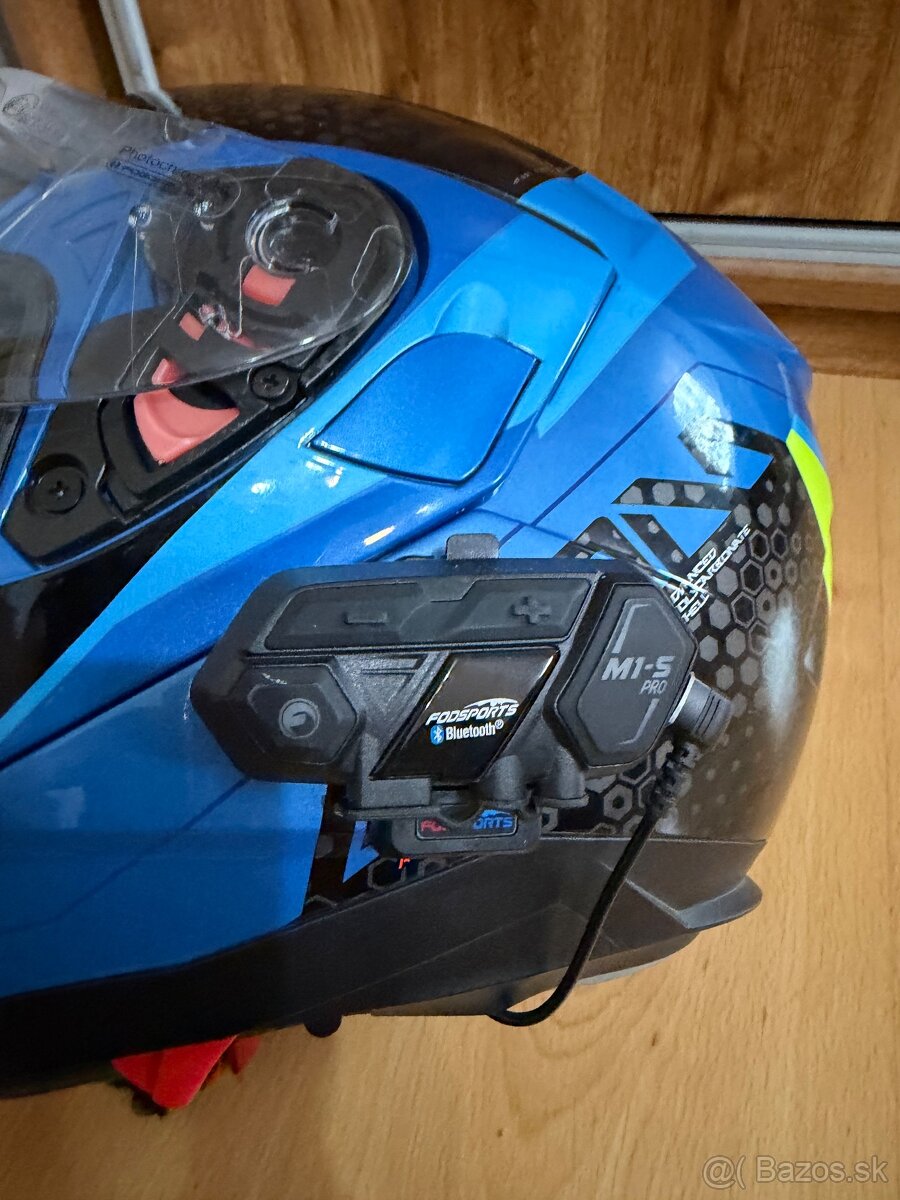 Výklopná helma - 7