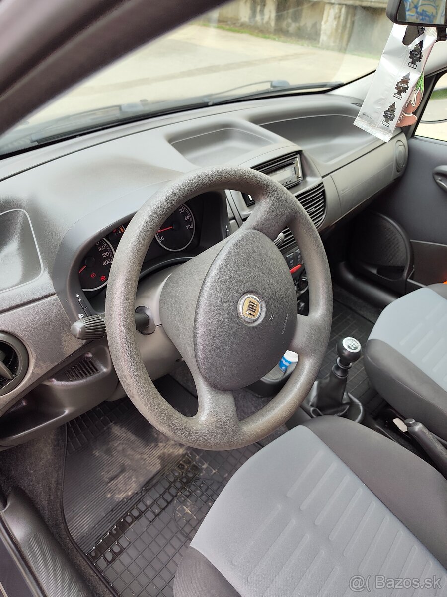 Fiat Punto 1.2 Benzin 44kw - 7