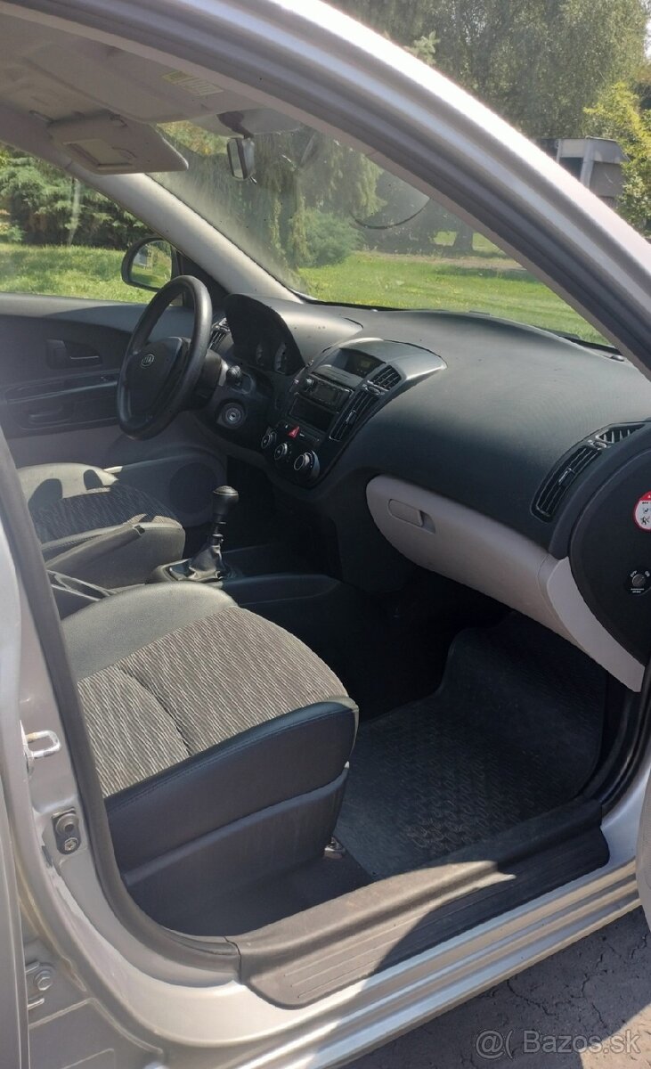 Kia ceed 1,4 l benzín 109.tis.km - 7