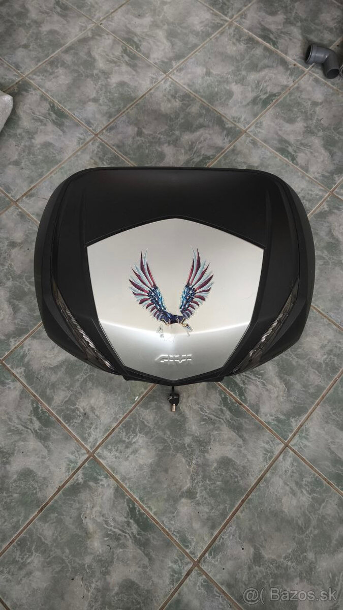 Givi Monokey V47 - 47 litrov s brzdovym svetlom - 7