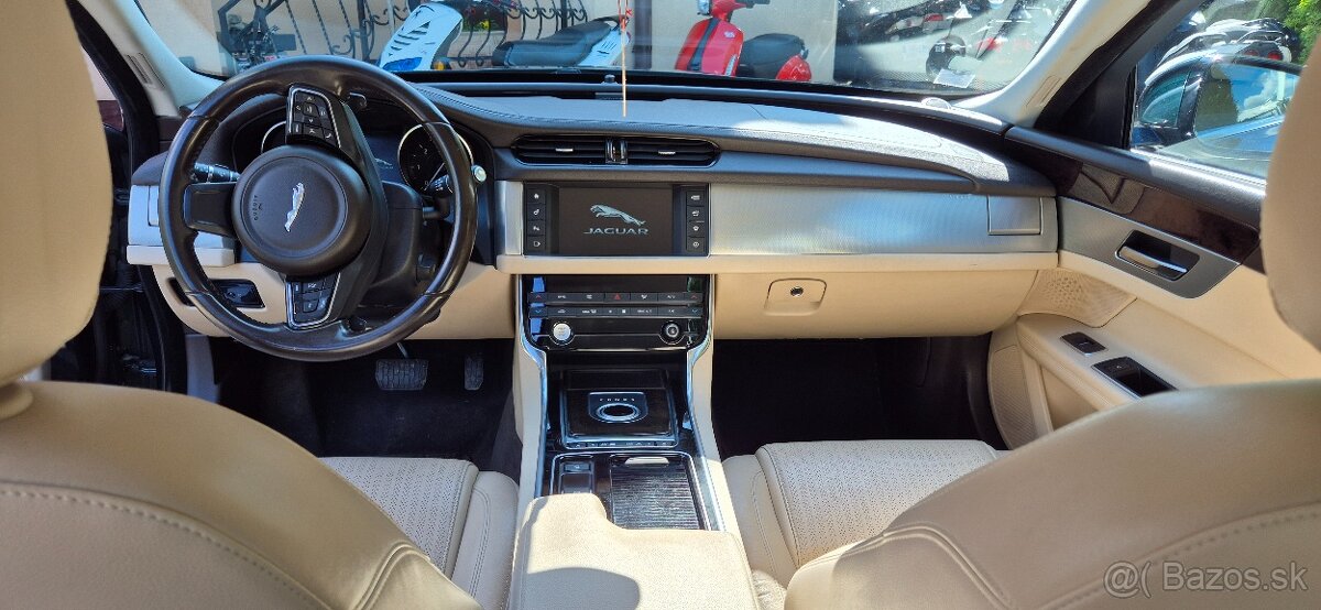 Jaguar XF 260 3.0 diesel - 7