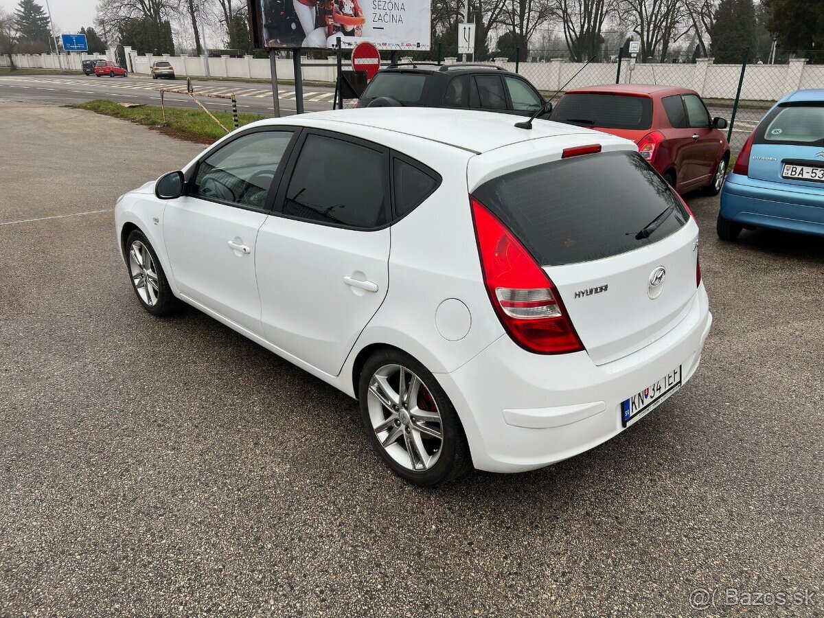 Hyundai i30 1.6 benzín, 84kW, MT/5, rok:08.2007. - 7