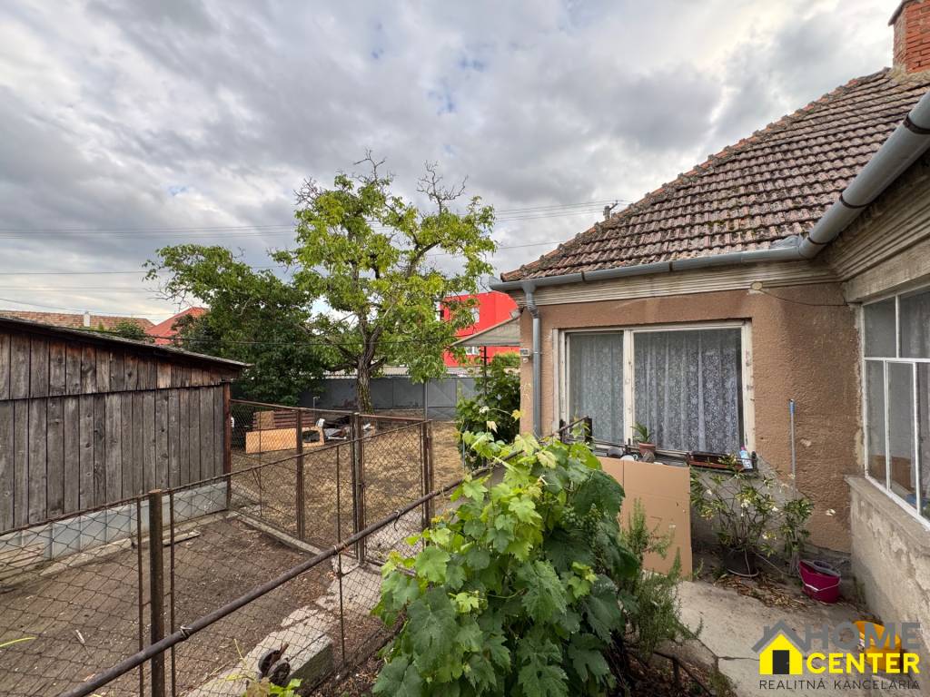 NA PREDAJ – Výnimočná príležitosť v srdci Nesvád - 7