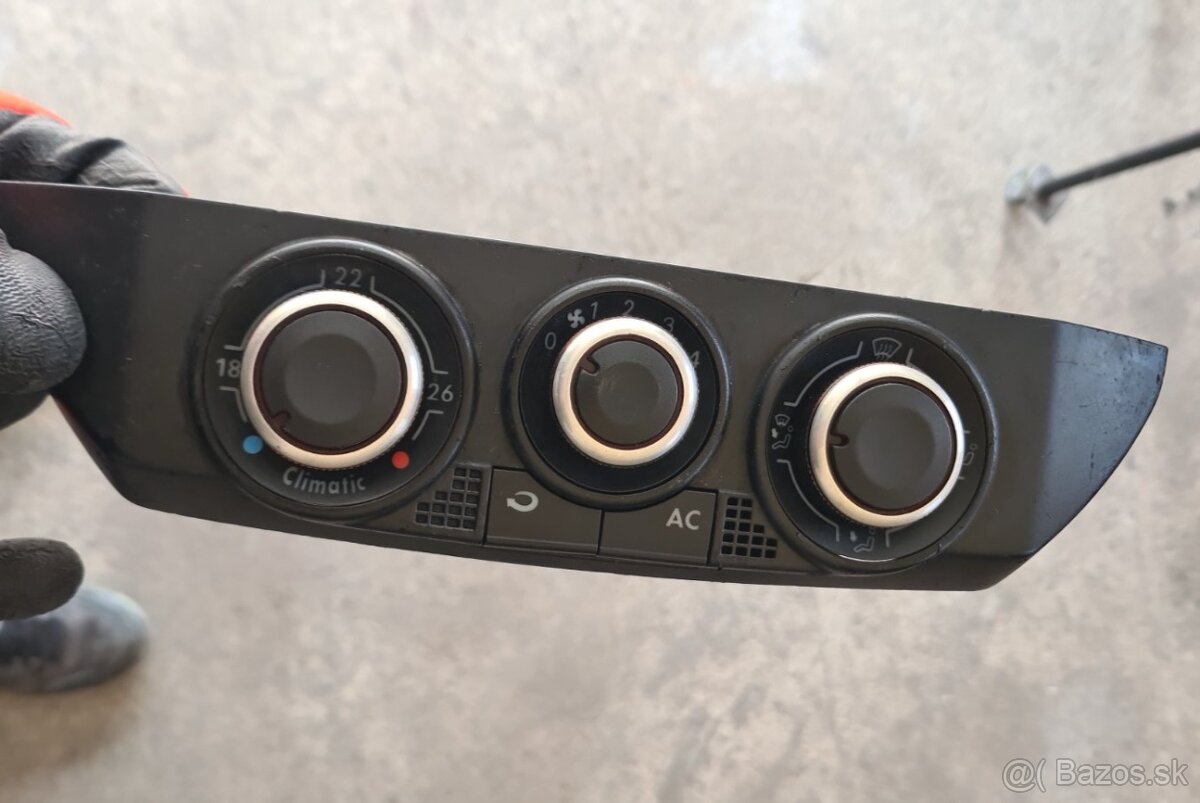 Diely do interiéru na VW Polo 9n3 - 7