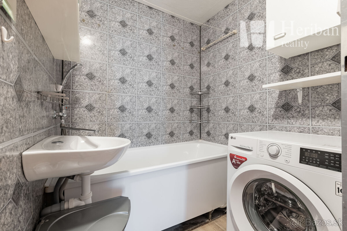 3-izb.byt s logiou,3.p/7, 66m2,Muškátova ul, Západ-Terasa - 7