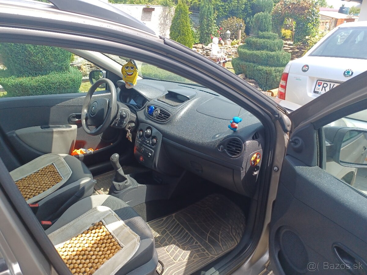 Renault Clio - 7