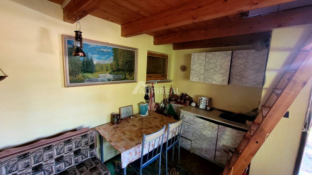 PREDAJ:Záhrada s chatkou Uľany nad Žitavou 401m2;Cena v RK - 7