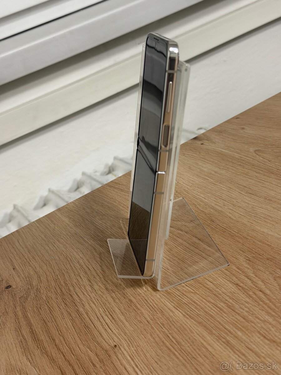 Dobrý deň Ponúkam na predaj Samsung Z Flip 5 512GB White - 7