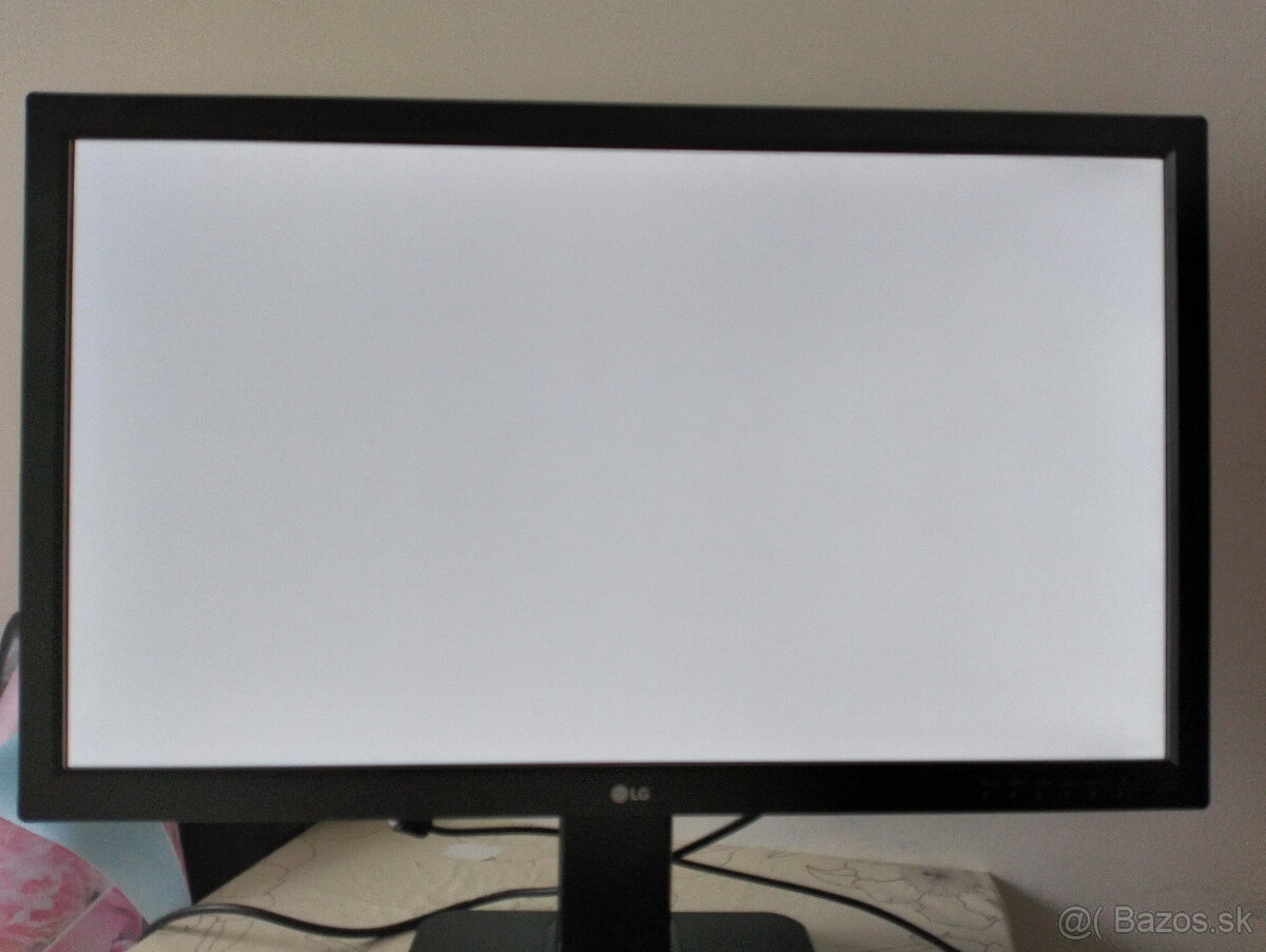 LG 27” 16:9 IPS Monitor príjemný na čítanie - 7