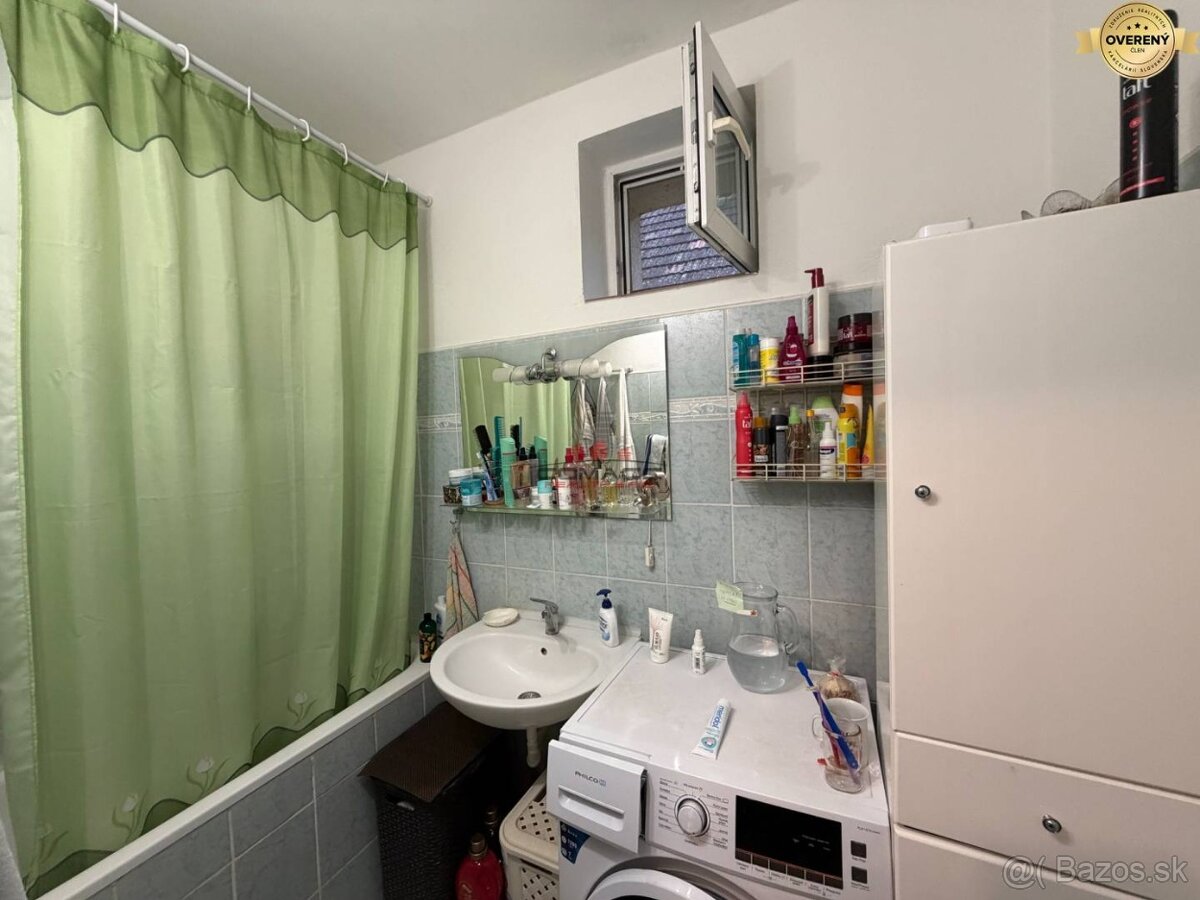Exkl. 3 iz prerobený rodinný dom s garážou v Podolí - 7