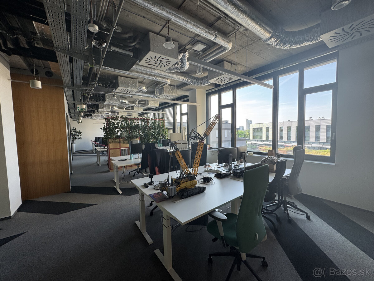 Prenájom samostatného kancelárskeho traktu 867 m² pri nábrež - 7