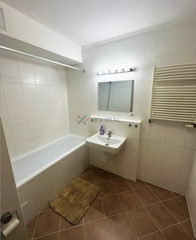 2-izbový byt s balkónom v projekte Jégeho alej, v m.časti Ru - 7