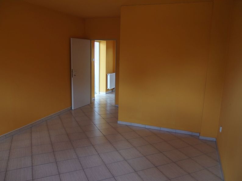 Skladové priestory v oplotenom areáli s vrátnikom - 7