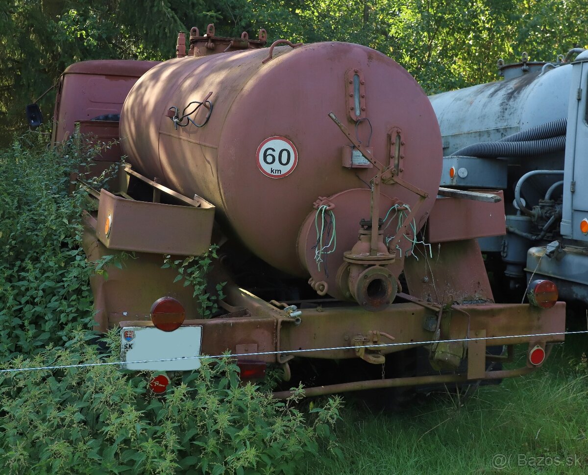 PRAGA V3S 6x6 fekal - 7