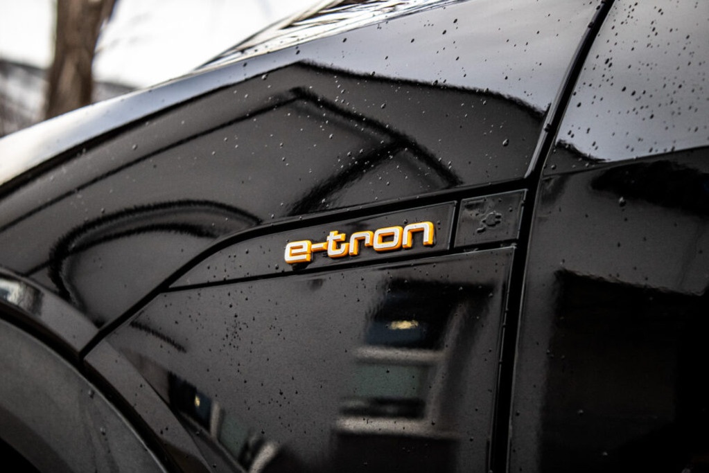 Audi E-tron 55 quattro Advanced, 300kW - 7