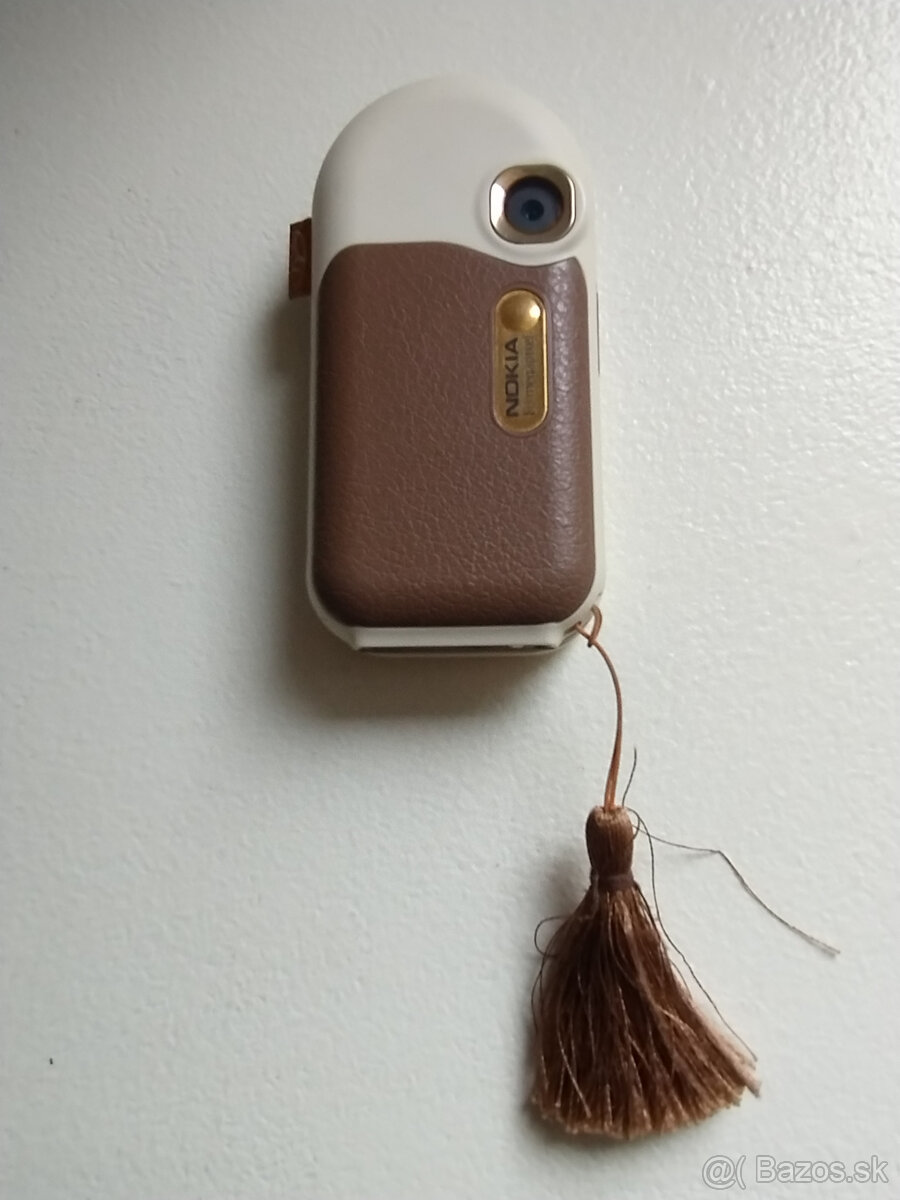 Predám telefón NOKIA - 7