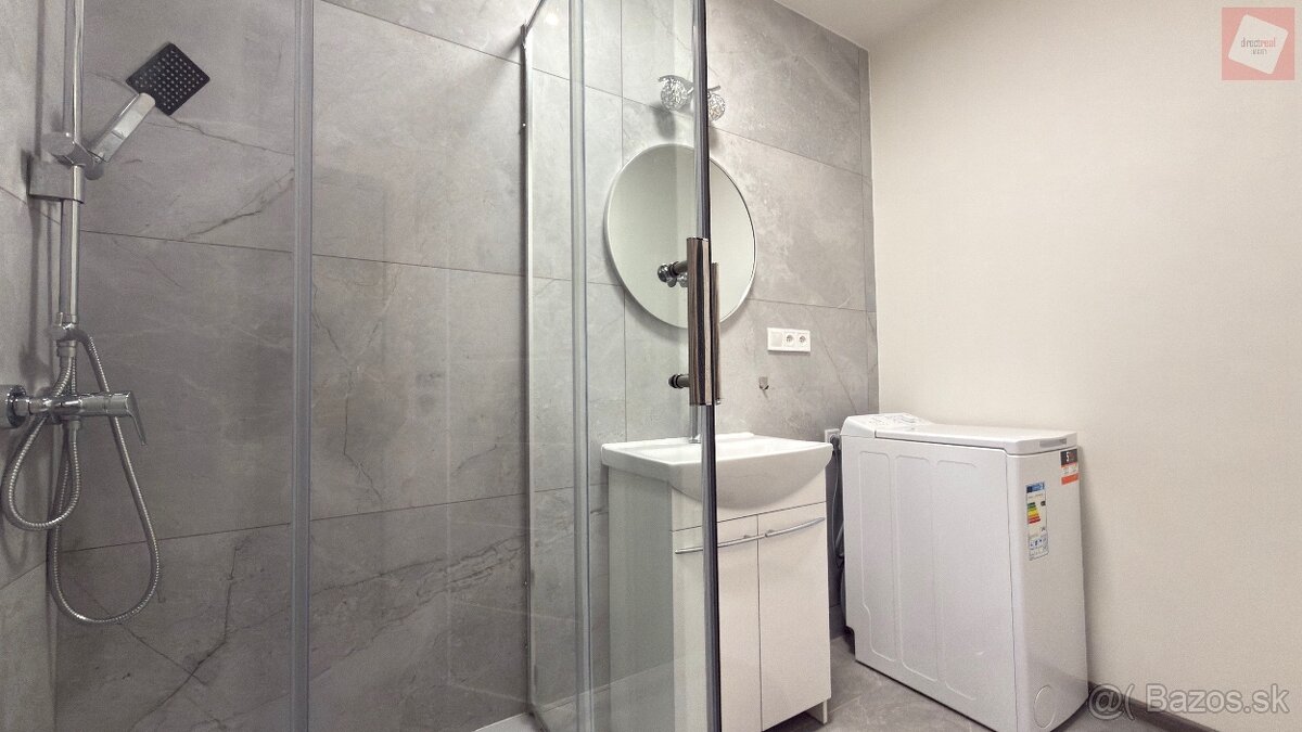Najlepšia lokalita v meste.Dvojizbový byt po kompletnej reko - 7