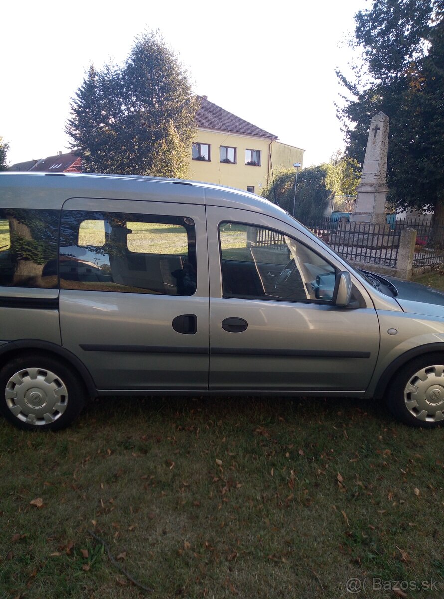 Opel Combo Tour 1.7cdti 74kw rok 2010 XL Family - 7