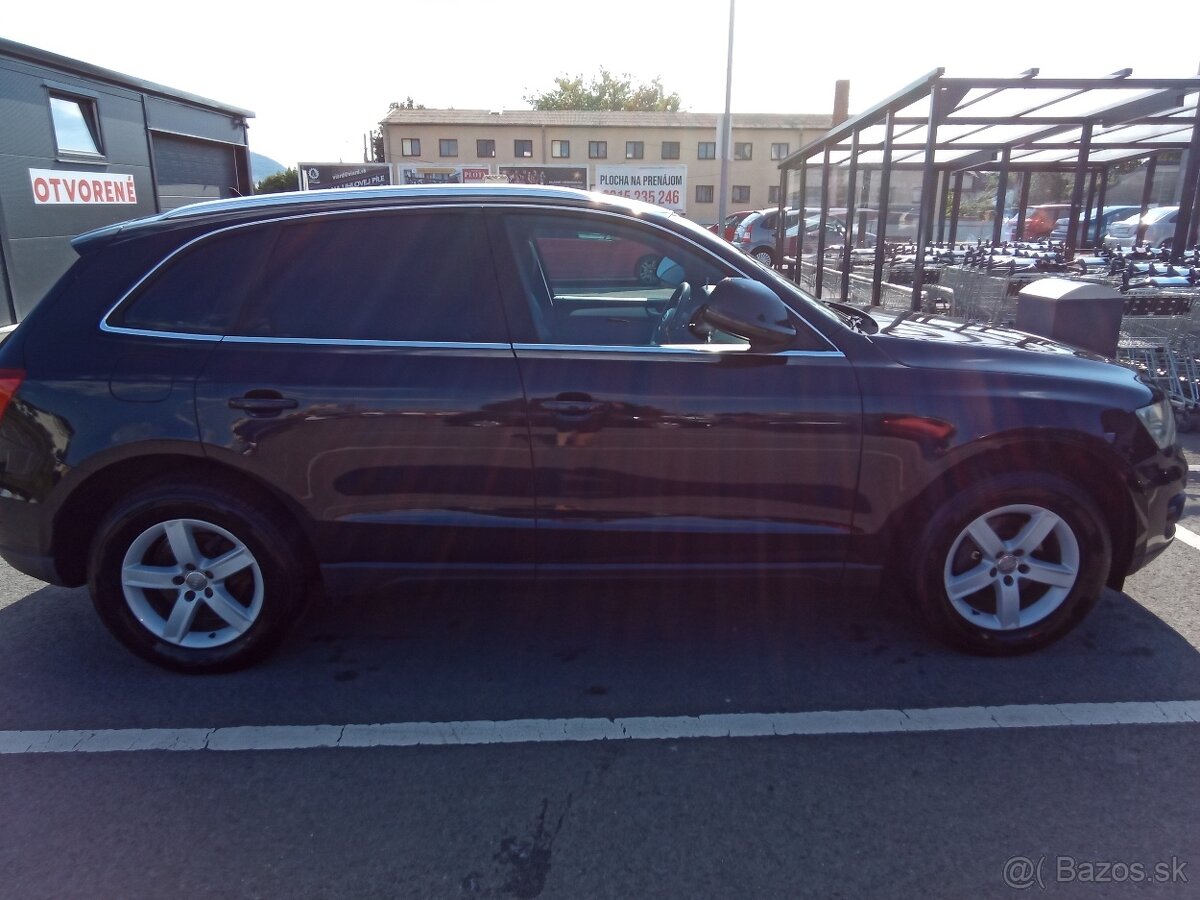 Audi Q5 2,0 TDI Quattro S-line r.2011 - 7