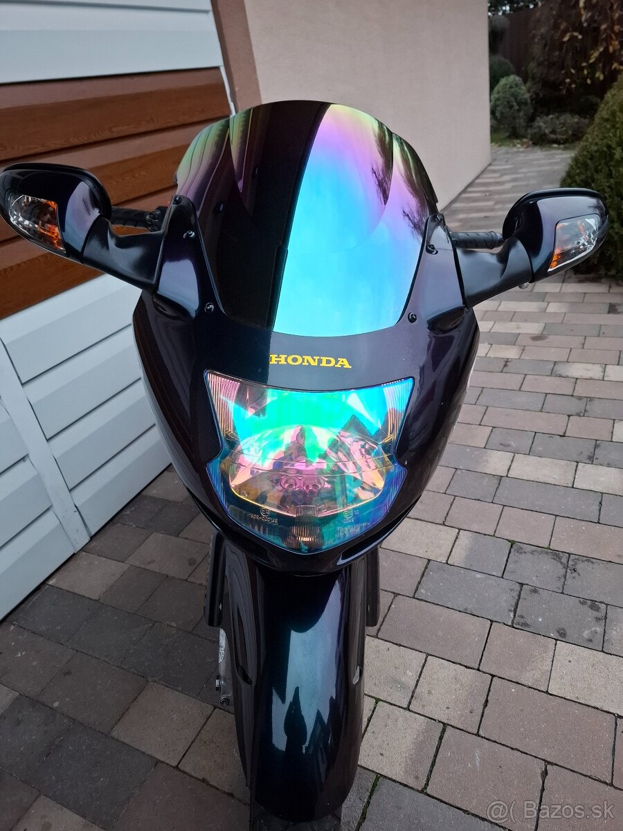 Honda cbr 1100 xx - 7