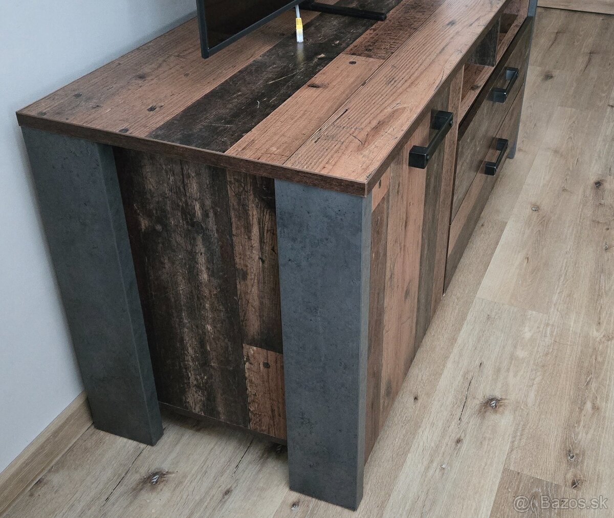 TV stolík - 7