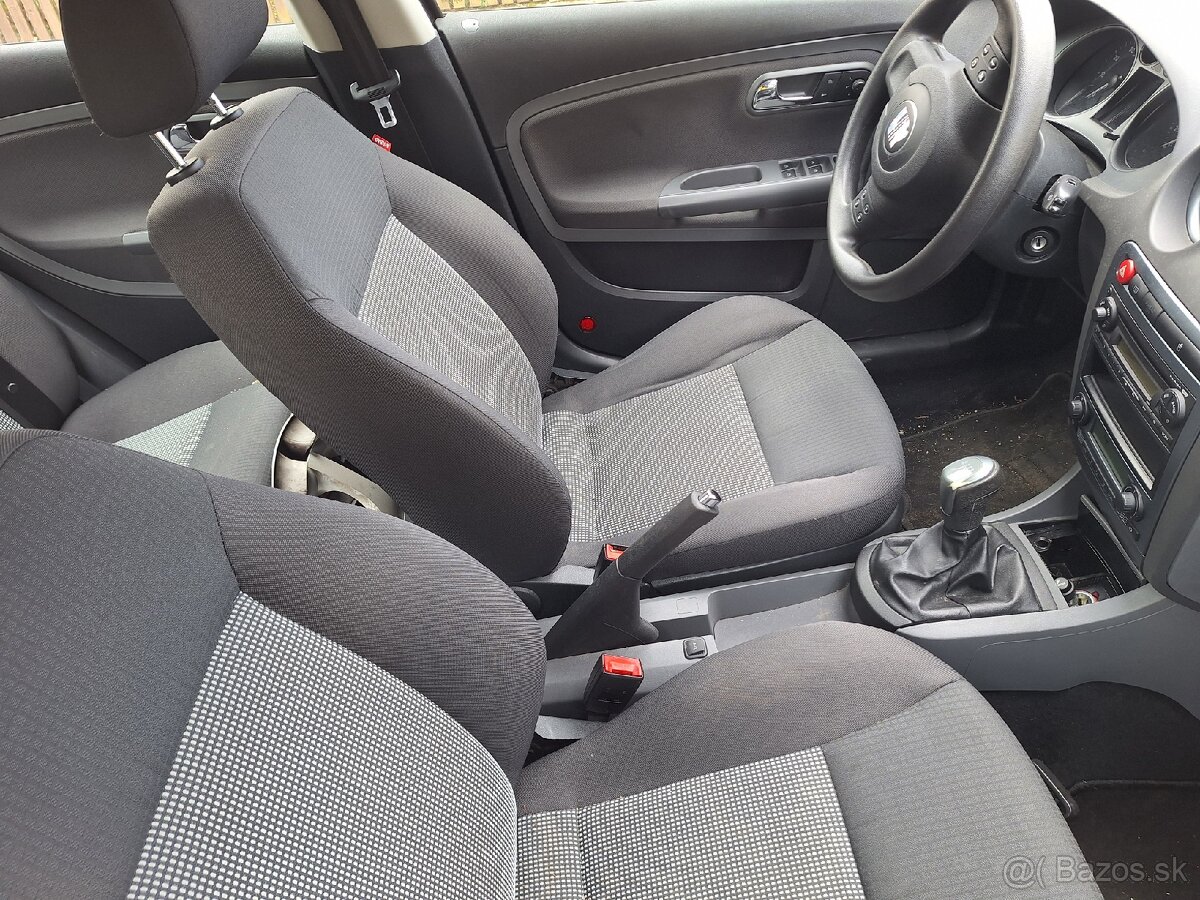 Predám Seat Ibiza 2007 1,4 16v - 7