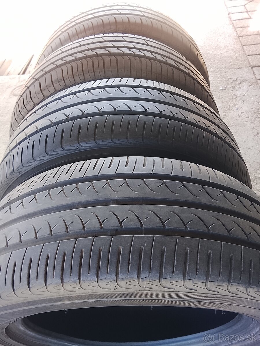 Predám letné pneu 205/55r16. 5/7mm - 7