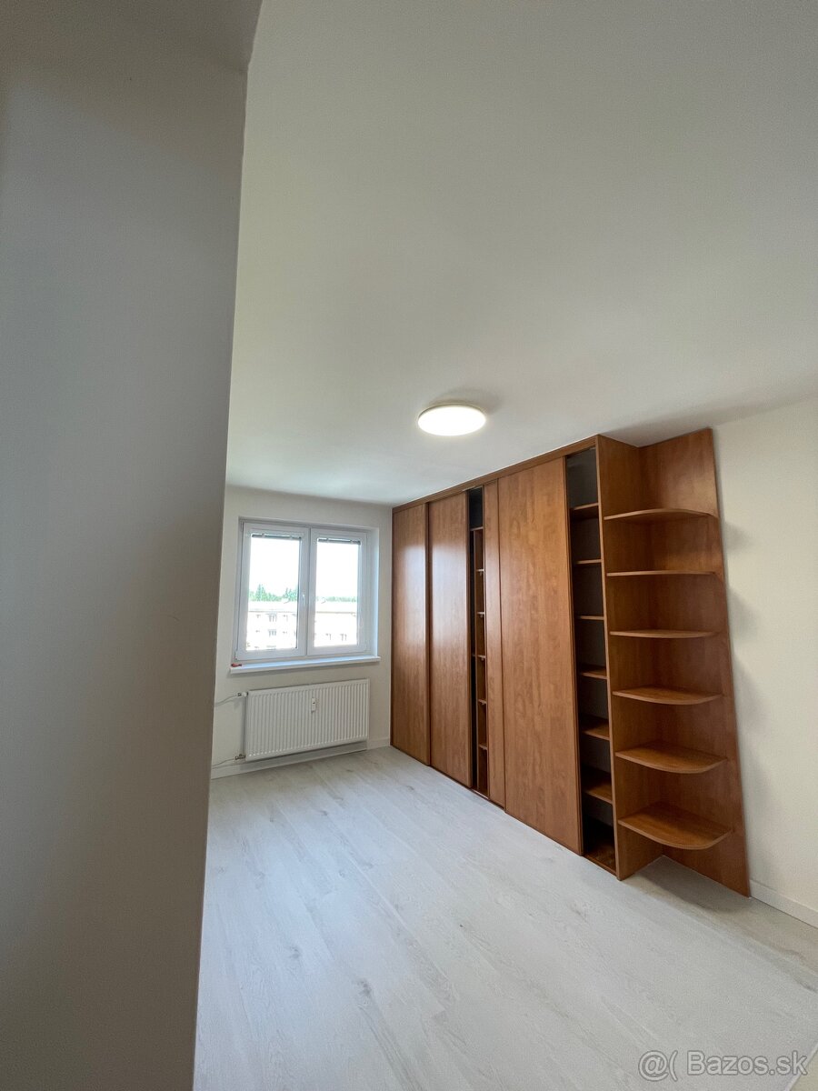 PRENÁJOM 3-IZBOVÉHO BYTU S LOGGIOU - 7