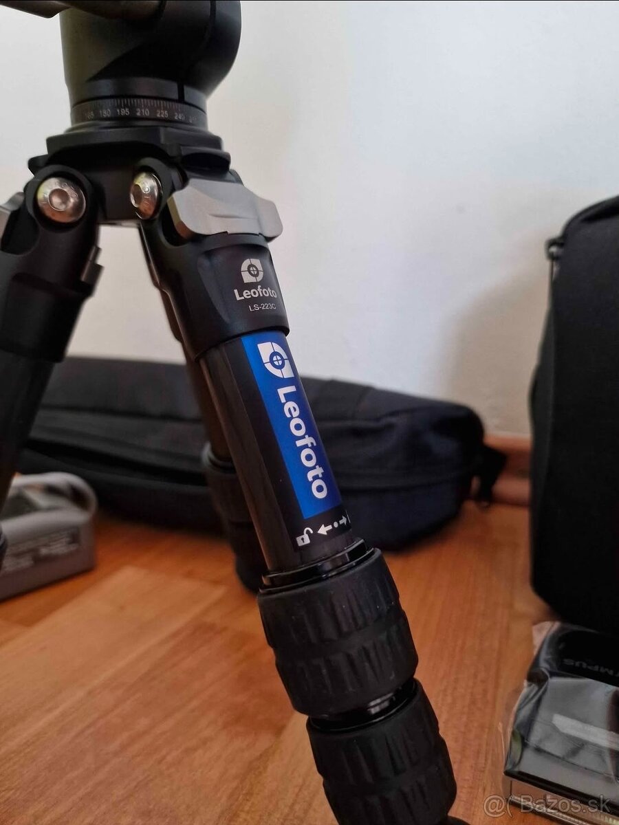 Fotoaparát Olympus OM-D E-M5 Mark Ill + objektív a statív - 7