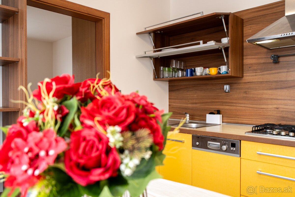 3 izb, Staré mesto, Karpatská, 72 m2, Rekonštrukcia, lodžia - 7