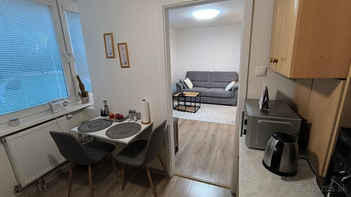 PRENÁJOM - veľmi pekný 1-izb. byt - Martin - Košúty 1 - 7