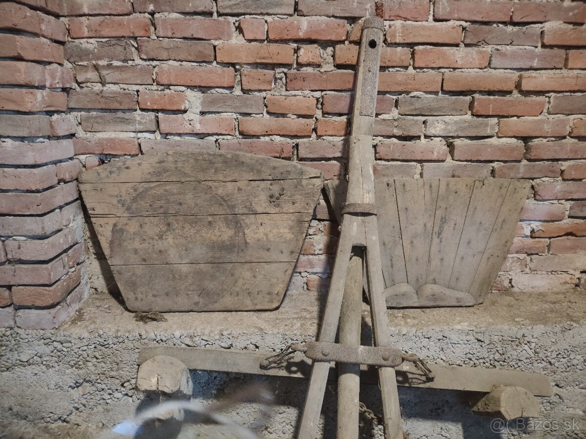 Starý drevený konský voz - časti - 7