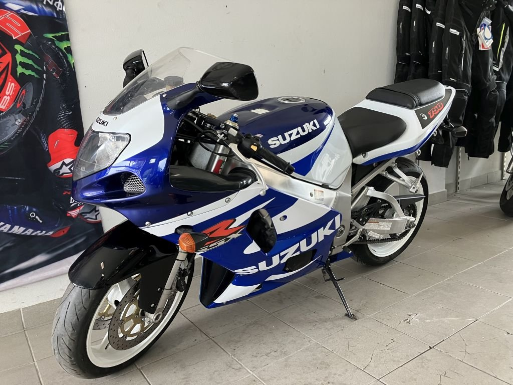 Suzuki GSX-R 750 - 7