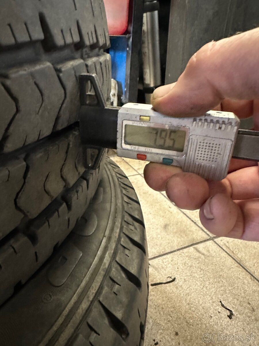 205/70r15c - 7