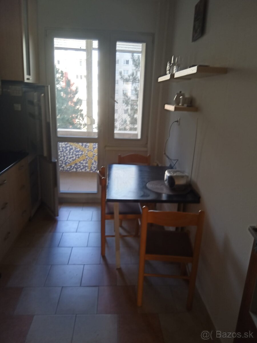 Dám do prenájmu čiastočne zariadený 2-izbovy byt - 7