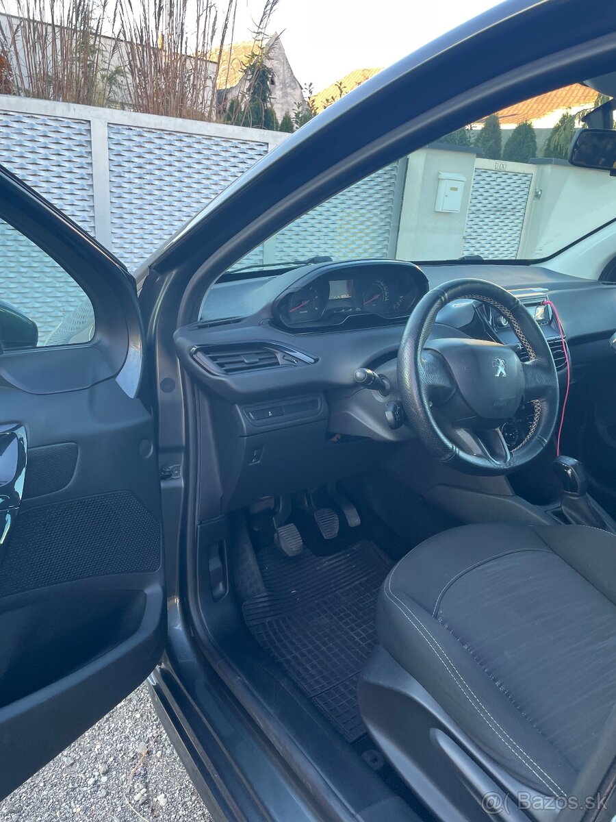 Peugeot 208 • 2012 • 1.4 Diesel • 50 kW • - 7